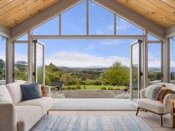 Views Forever- Lockwood Home & Cottage