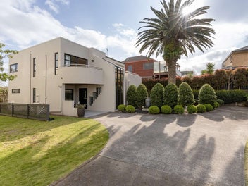 Designer Coastal Living