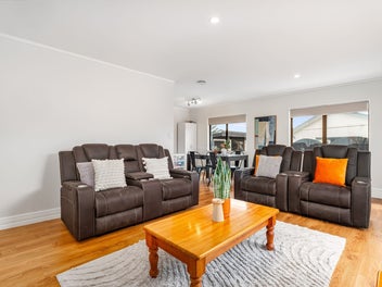 Vendors Set for an Aussie Christmas! - Auction