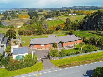 Brighton Lifestyle Property -Minutes To The City