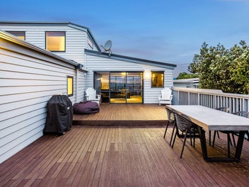 Double Views to Inspire - A Home to Treasure