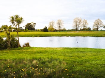 Tee Off at Home – 2371sqm Golf-Side Section