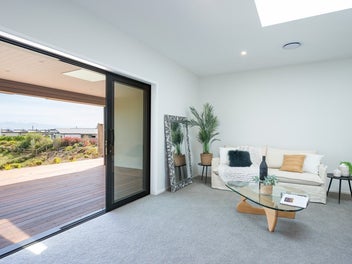 3-Car Garaging, Boat or Camper Park, Sea Views