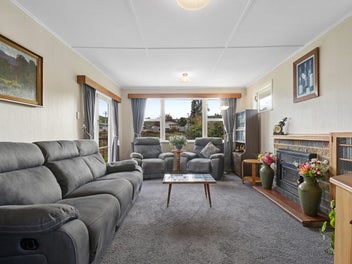 Vendors committed, four bed, spa and spacious yard