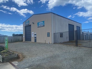 Image 1 of 7