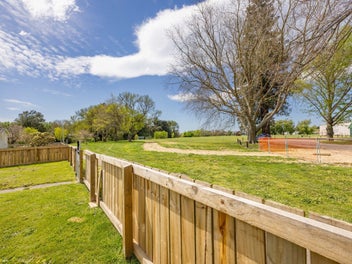 Endless potential in park-side position