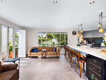 Elevated Living with Hawke’s Bay Views