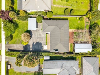 Vacant Possession- Move in for Xmas!