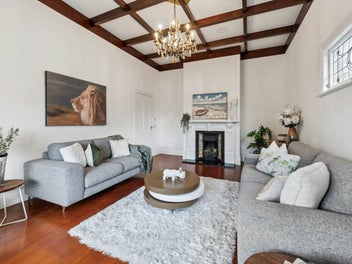 Timeless Elegance Meets Comfort - DGZ