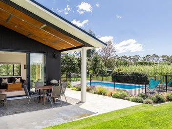 Complete Lifestyle. Two Homes, Pool and Income