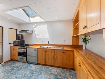 Make Me an Offer - BEO $599,000