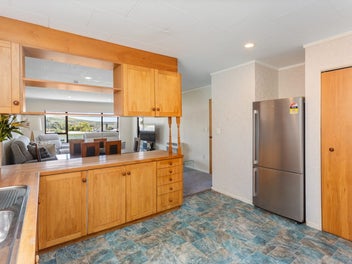 Make Me an Offer - BEO $599,000