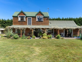 Private Country Charm - BEO $797,000