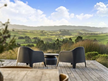 Scale and privacy by the links