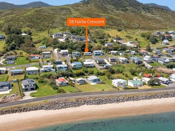 SPECTACLUAR HARBOUR VIEWS - WALK TO THE BEACH