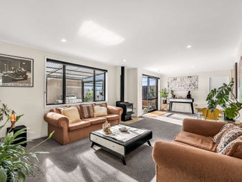 Comfort, Charm & Convenience in Amberley