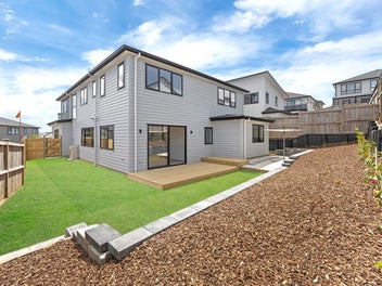 7 Bedrooms on 432m2 Freehold Land