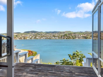 Harbourfront Dream Potential!