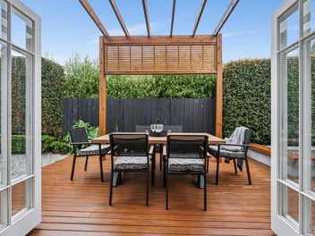 Timeless Elegance Meets Comfort - DGZ