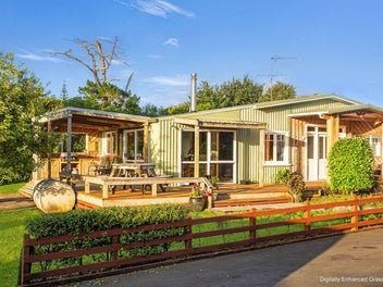 2 Dwellings -Ample Parking