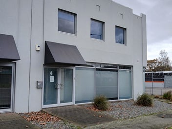 Image 1 of 7