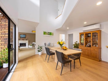 A FAMILY HEAVEN SO CLOSE TO CORNWALL PARK