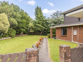 Stunning 5 bedroom family home Raumati Beach