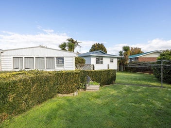 MUST SELL – Vendor Committed Elsewhere!