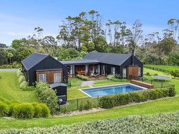 Luxurious Country Escape - Karaka West