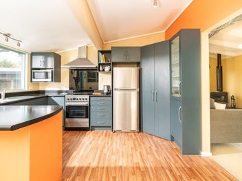4-BEDROOM, 2-BATHROOM FAMILY HOME IN KARORI