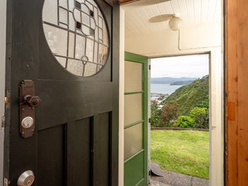 GREAT STARTER WITH FABULOUS VIEWS