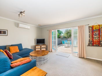 Quintessential Raumati Cottage!