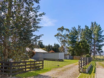 Spacious Section, Bonus Buildings & Big Potential