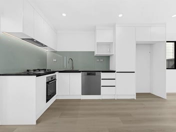 $839K LAST ONE Stand alone 4 bed