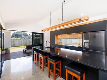 217m2 approx of sleek design, seamless living