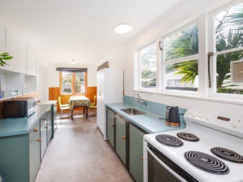 Triple garage and endless possibilities