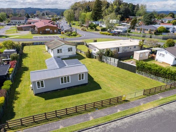 Kiwi Bach - Fully furnished