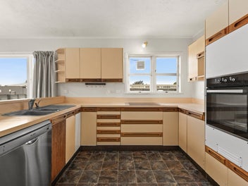 Prime Pirimai Position