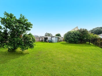 DEVELOPERS DREAM - RARE FIND ! FLAT CORNER SITE!!