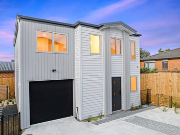 "Modern Freehold Standalone Residence"