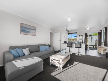 Renovated Home With Dream Garaging