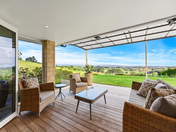PANORAMIC LIFESTYLE LIVING-MINS AWAY FROM TAURANGA