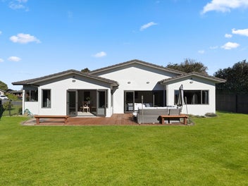 Charming Family Home in St Andrews Awaits You!