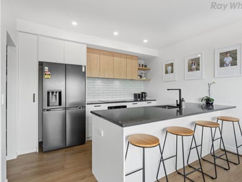 Vendors On The Move - Must Sell!