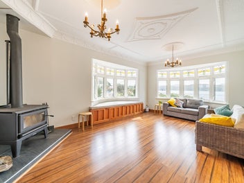 Seaside Living at Its Finest