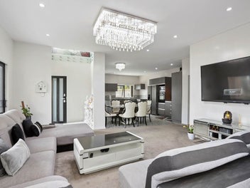 Unbeatable Home & Income Opportunity in Glen Eden!