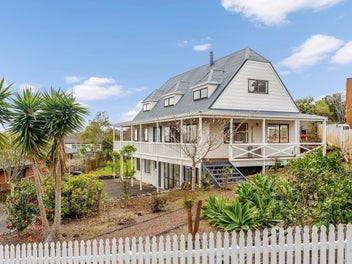 Family Home with Endless Flexibility!