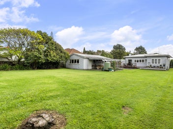 Huge 1,214 sqm Section - Endless Potential!