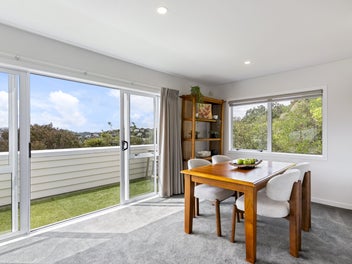 Sunny, Easy Care Living