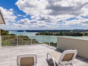Sea Views & Privacy – Perfect for Boating Lovers!